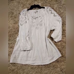 KENAR Woman 2x embroidered inlay top ptp 25" L 29"